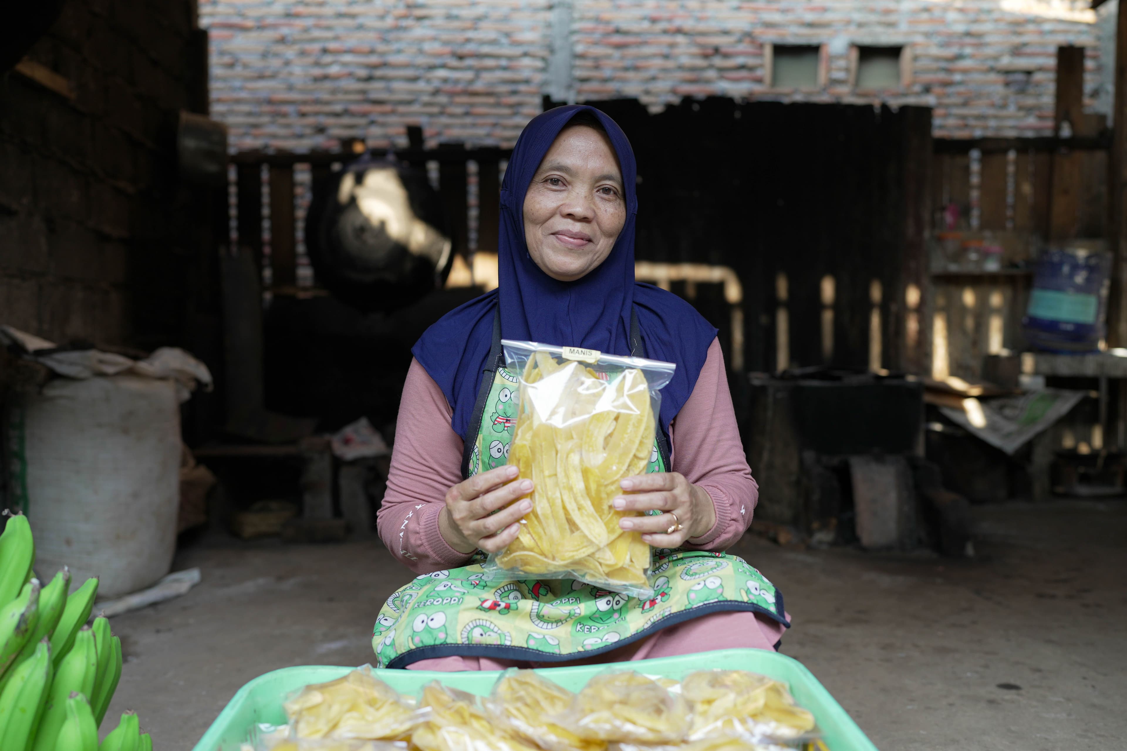 Renyahnya Usaha Keripik UMKM Dengan Omzet Hingga Jutaan Per Hari!