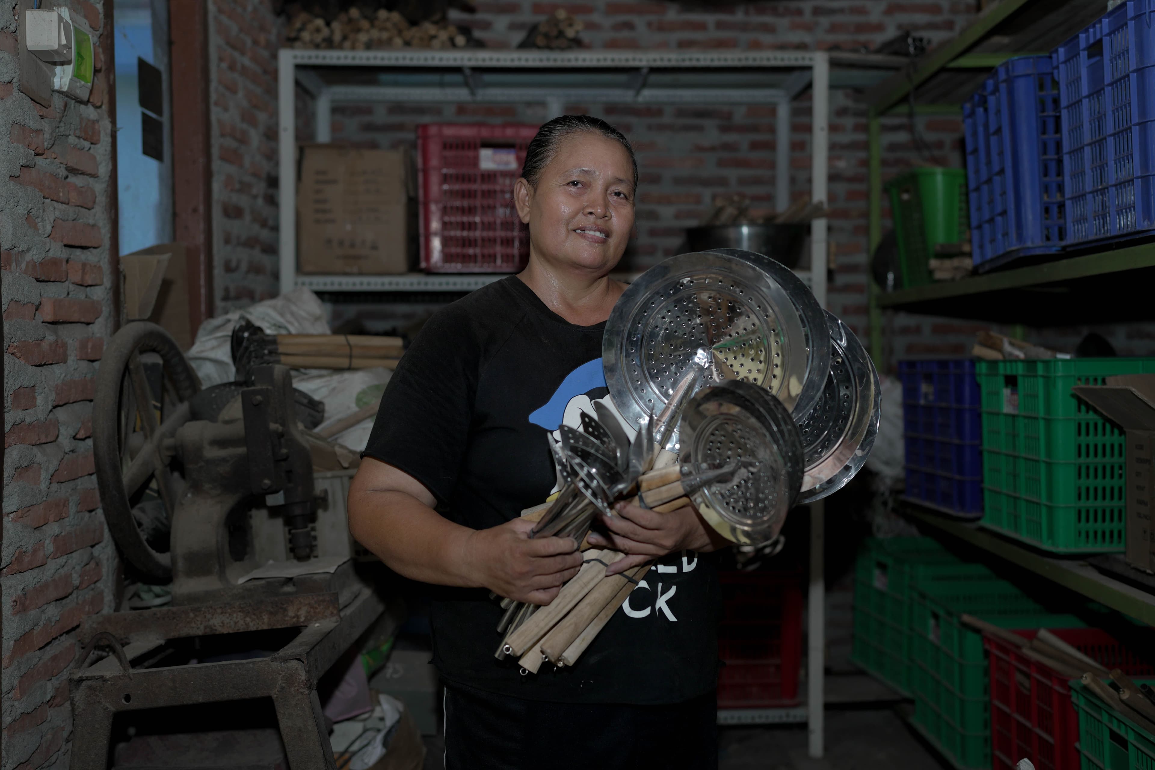 23 Tahun Produksi Alat Masak Wujudkan Pendidikan Terbaik Untuk Anak-anaknya