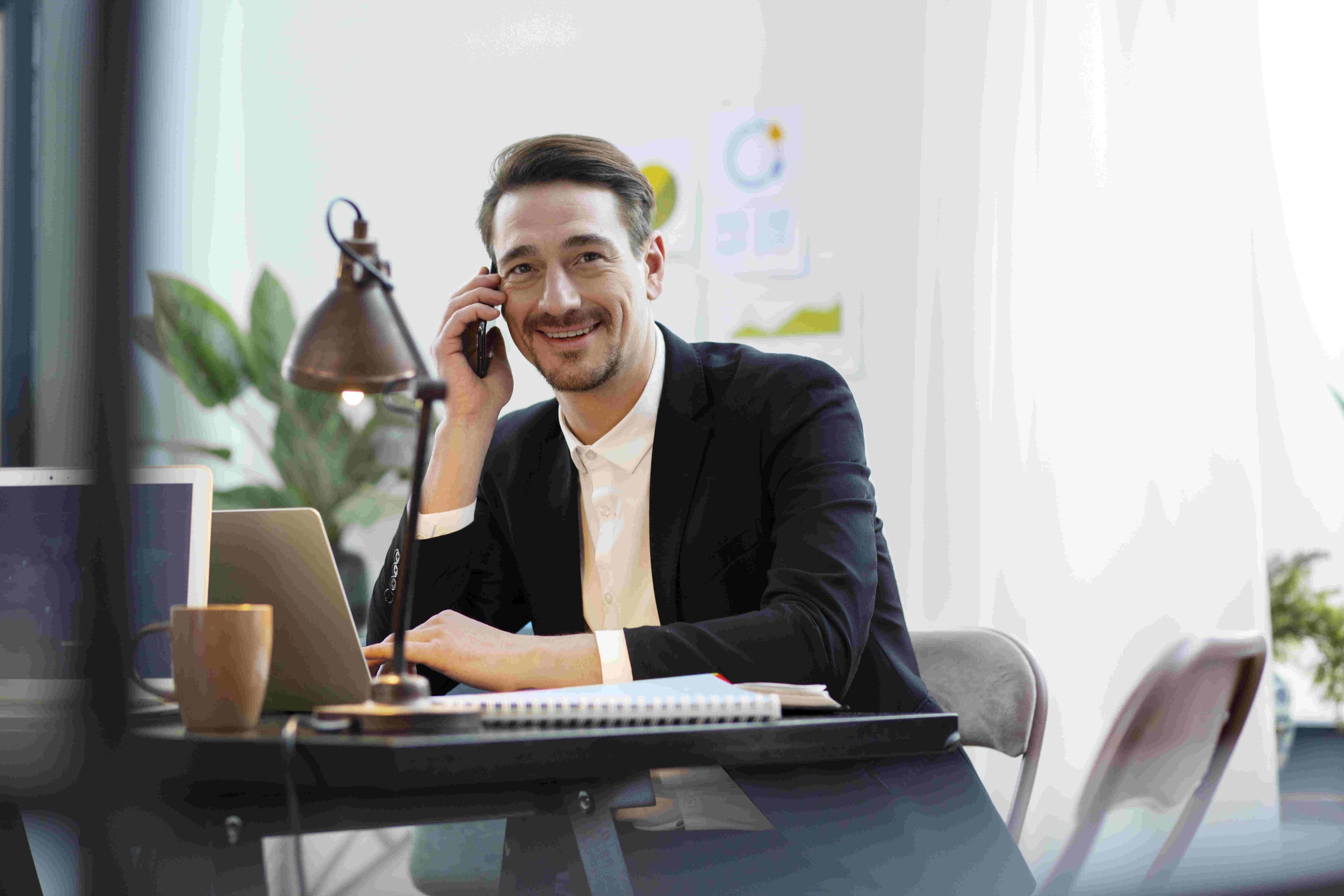 CEO Adalah: Definisi, Peran, Tugas, dan Tanggung Jawab