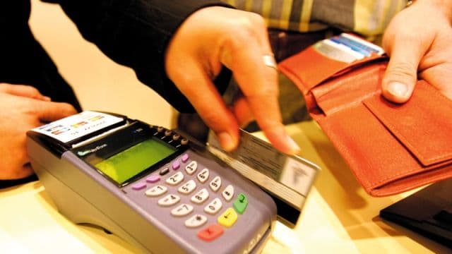 Ambil Kredit Lagi Saat Masih Ada Cicilan, Bolehkah?