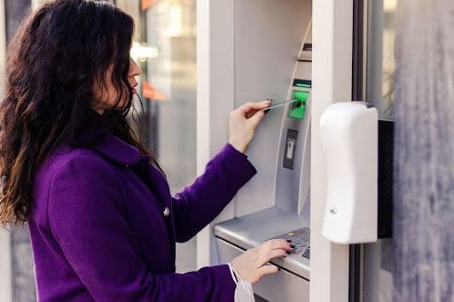 Apa Itu Skimming ATM dan Begini Cara Menghindarinya