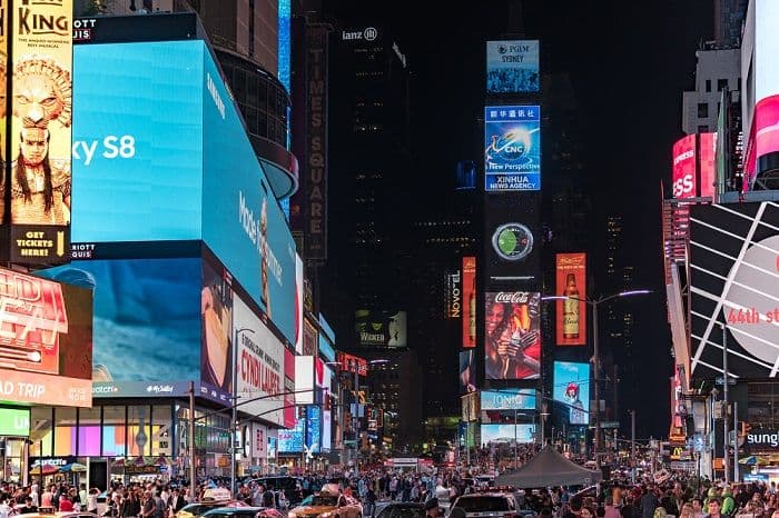 Berapa Biaya Pasang Iklan di Billboard Times Square New York?