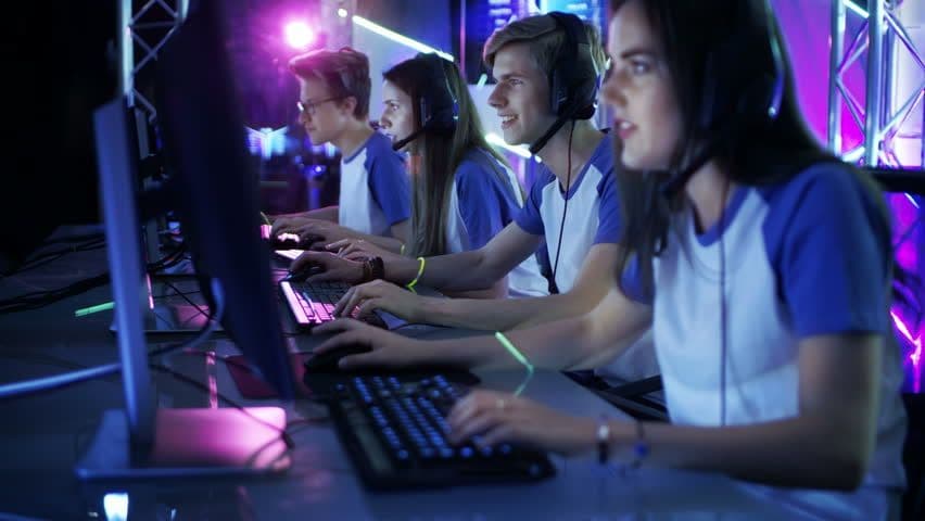 Bisa Merdeka Finansial dengan Jadi Atlet Esport Profesional? Begini Caranya!