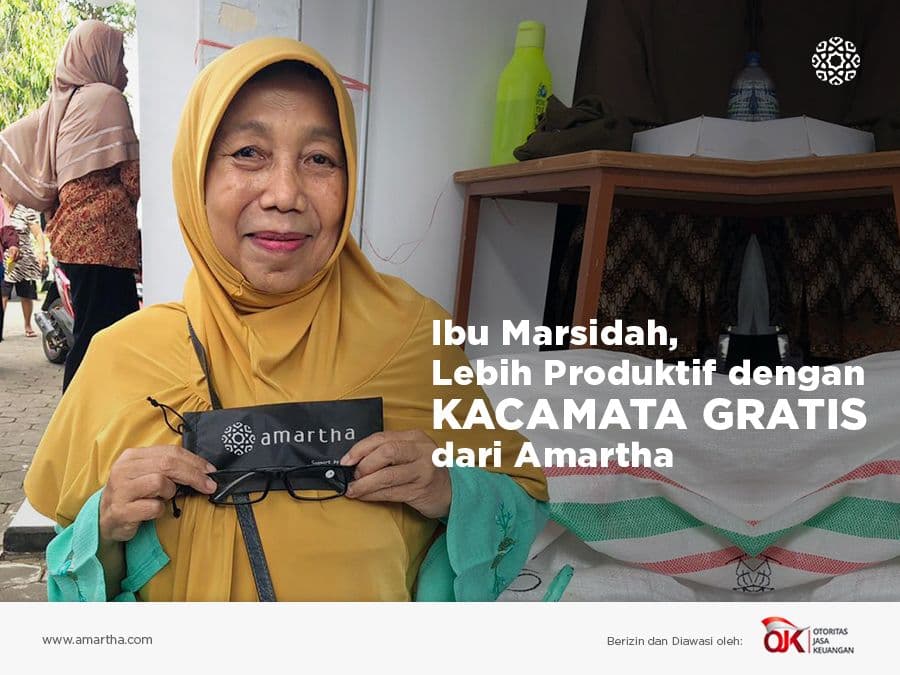 Ibu Marsidah, Lebih Produktif dengan Kacamata Gratis dari Amartha