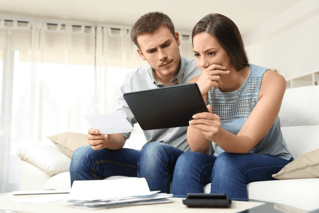 Ketika Penghasilan Pasangan Lebih Besar. Apa yang Harus Dilakukan?