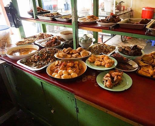 Melegenda! Begini Sejarah Warteg dan Perkembangannya