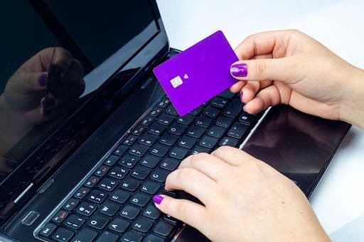 Peluang dan Tantangan Digitalisasi Ekonomi di Indonesia